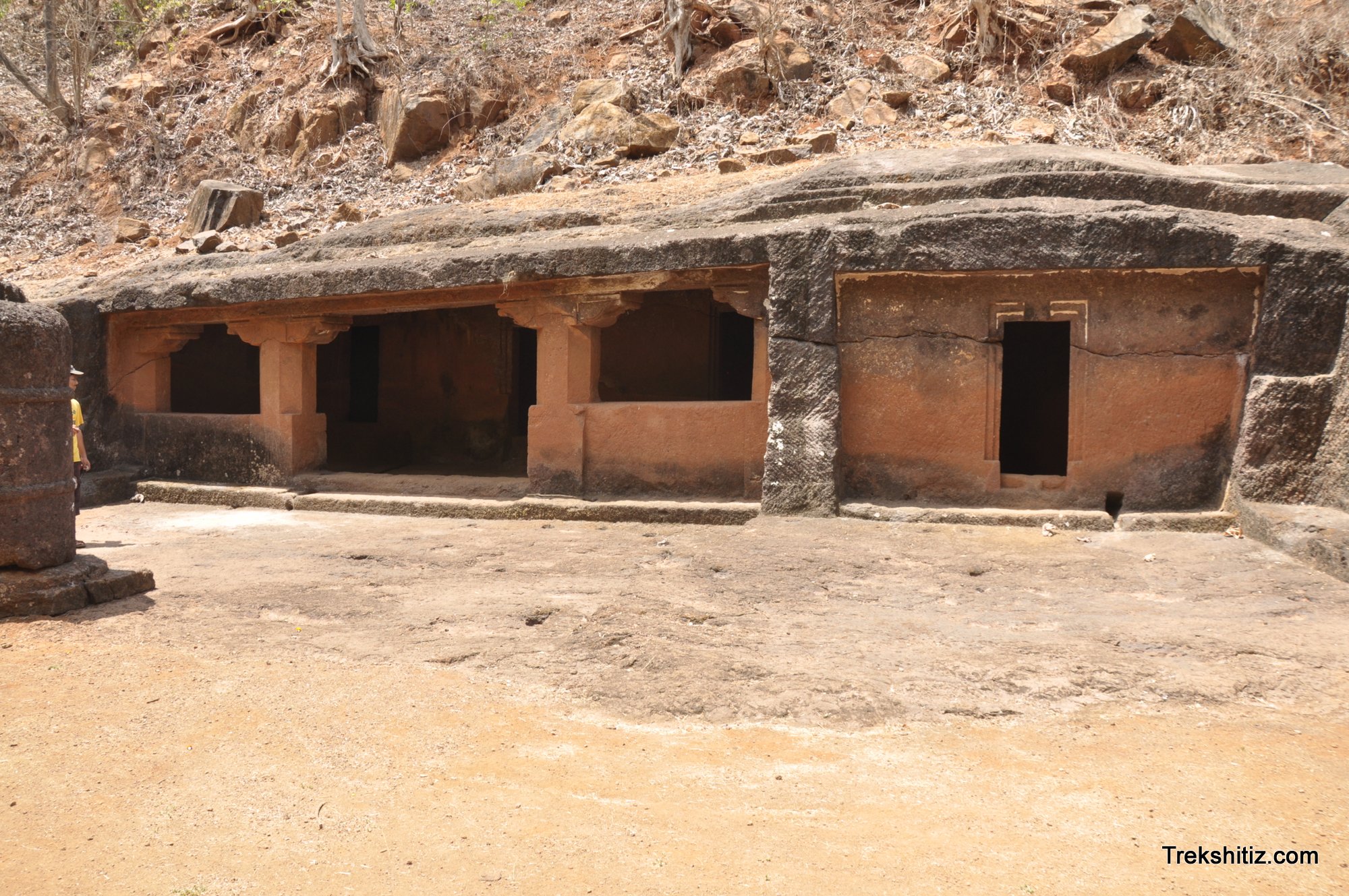 Panhalekaji cave at bottom of fort